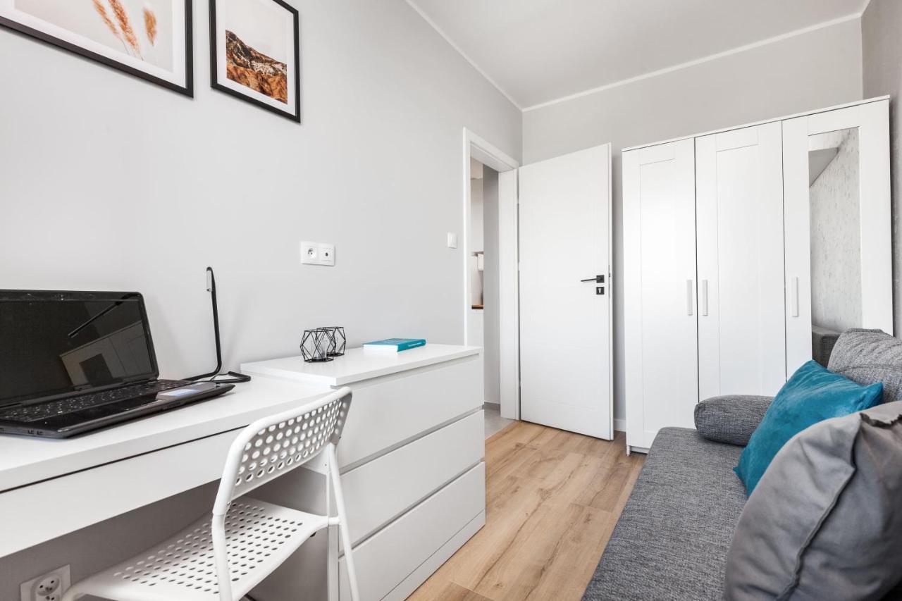 Pokoje Gdańsk Zaspa - Pilotów 20b, 800m SKM-Zaspa, odległość do morza 3km Exterior foto